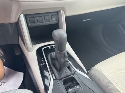 Used 2024 Toyota Corolla Cross L image 23