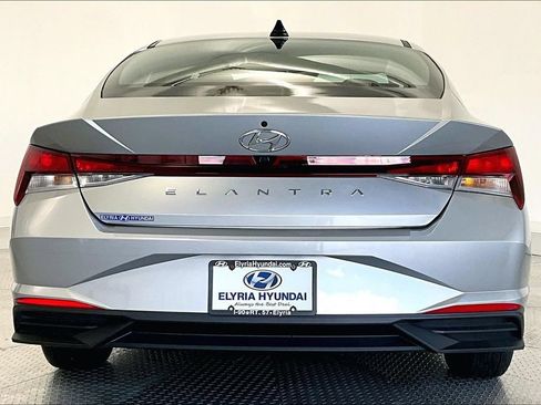 Used 2023 Hyundai Elantra SEL FWD image 4