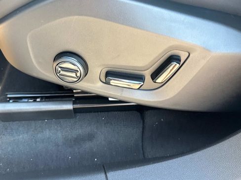 New 2026 Volvo XC60 B5 Plus w/ Climate Package image 18