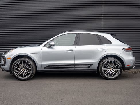 Certified 2026 Porsche Macan AWD/4WD image 2