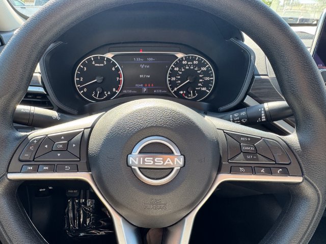 Used 2025 Nissan Altima 2.5 SV FWD image 24