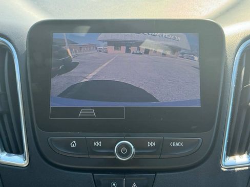 Used 2021 Chevrolet Malibu LT FWD image 26