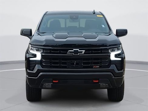 Used 2024 Chevrolet Silverado 1500 LT Trail Boss w/ Convenience Package II image 2