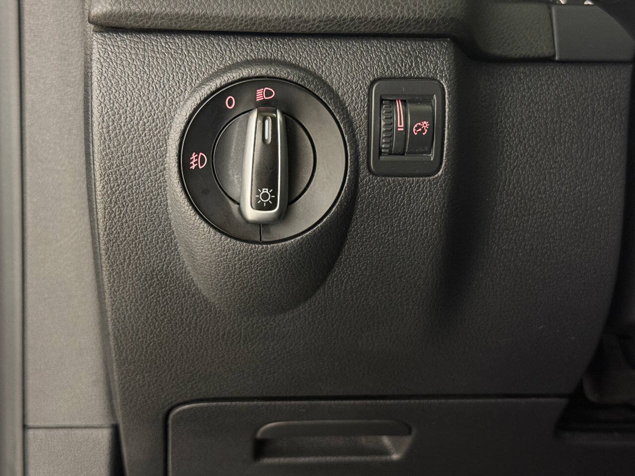 Used 2013 Volkswagen Tiguan SE FWD image 66
