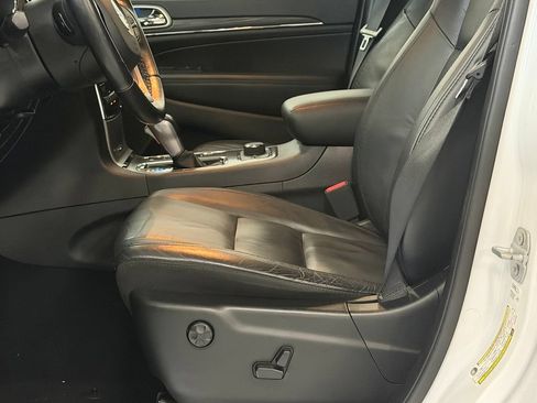 Used 2020 Jeep Grand Cherokee Limited w/ Premium Lighting Group AWD/4WD image 12