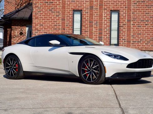 Used 2017 Aston Martin DB11 V12 RWD image 3