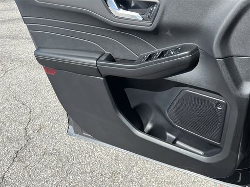 New 2026 Ford Escape SE image 16