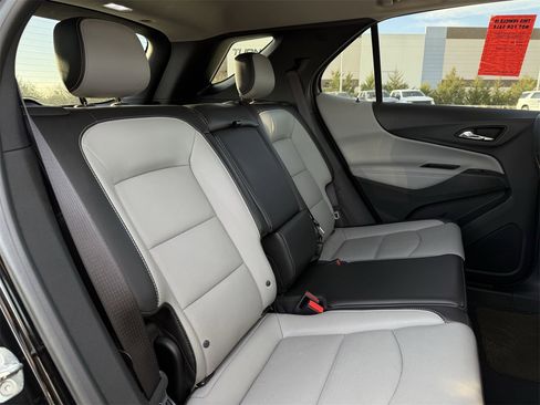 Used 2018 Chevrolet Equinox Premier image 24