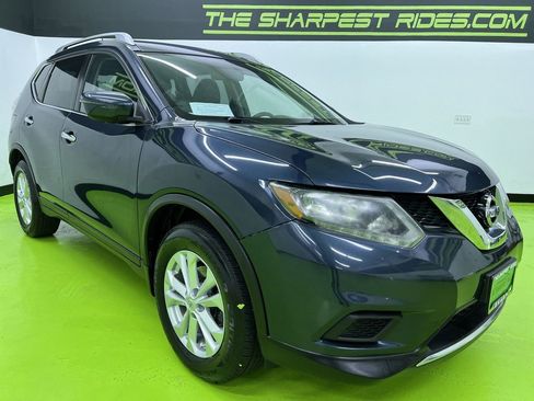 Used 2016 Nissan Rogue SV AWD/4WD image 2