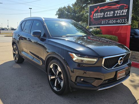 Used 2019 Volvo XC40 T5 Momentum image 6