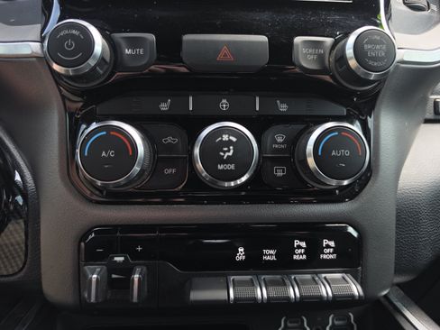 Used 2020 RAM 1500 Big Horn RWD image 28