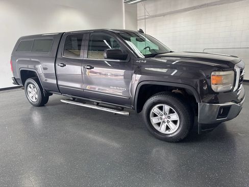 Used 2015 GMC Sierra 1500 SLE w/ SLE Value Package AWD/4WD image 2