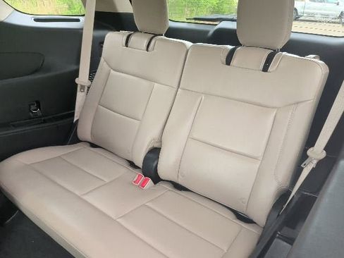 Used 2022 Ford Explorer XLT w/ Equipment Group 202A RWD image 17