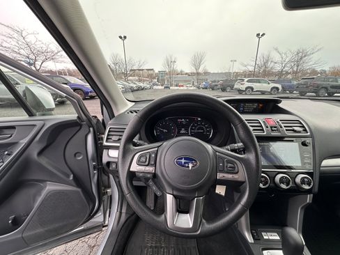 Used 2017 Subaru Forester 2.5i Premium image 14