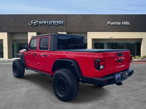 Used 2021 Jeep Gladiator Willys image 4