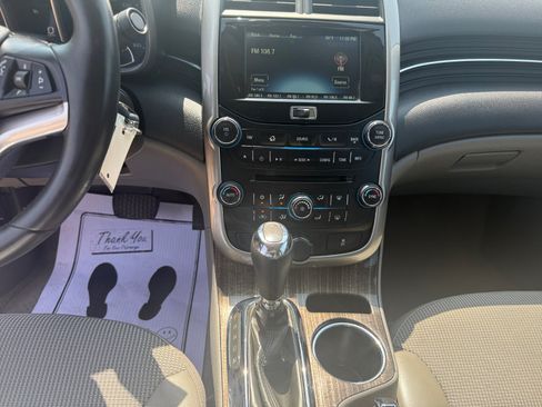 Used 2015 Chevrolet Malibu LT FWD image 11