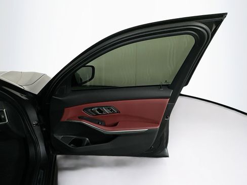 Used 2022 BMW 330e w/ M Sport Package image 31