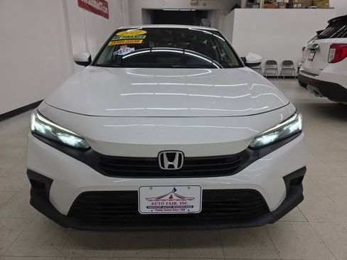 Used 2022 Honda Civic LX image 2