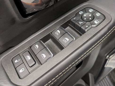 Used 2025 RAM 3500 Limited image 9