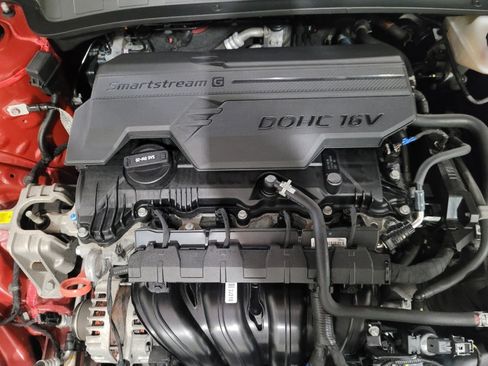 Used 2023 Hyundai Elantra SEL image 30