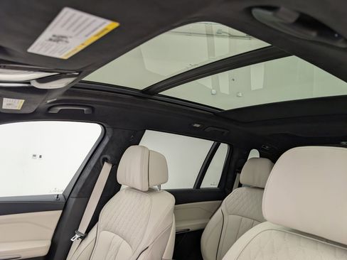 New 2026 BMW X7 xDrive40i w/ M Sport Package image 16
