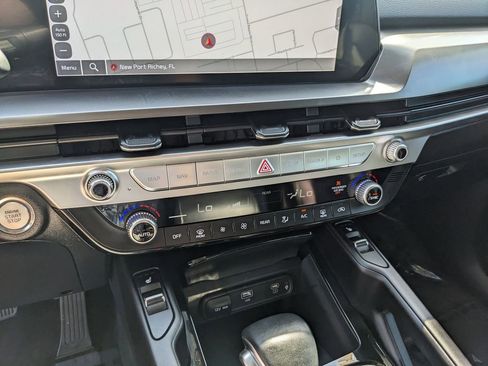 Certified 2024 Kia Telluride S image 25