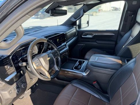 Used 2024 Chevrolet Silverado 3500 High Country image 18