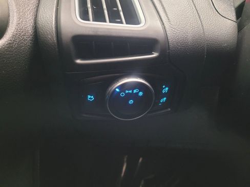 Used 2018 Ford Focus SE image 29