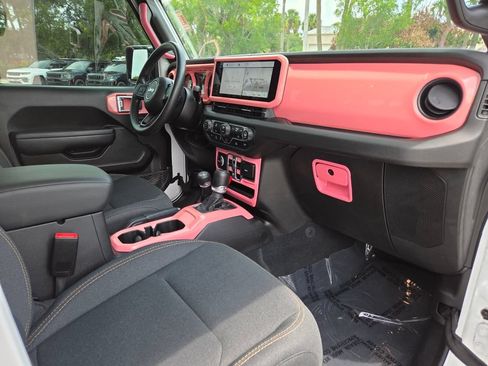 Used 2024 Jeep Gladiator Sport AWD/4WD image 14