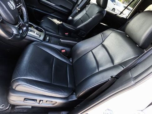 Used 2023 Honda Passport EX-L image 32