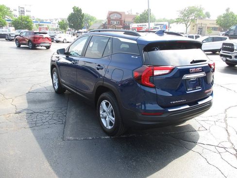 Used 2023 GMC Terrain SLE AWD/4WD image 12