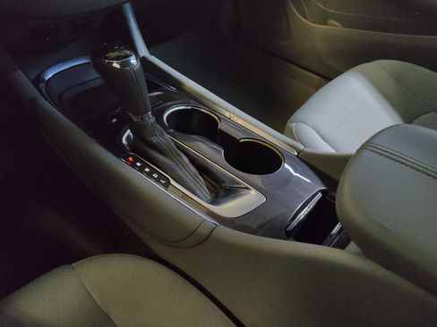 Used 2016 Chevrolet Malibu LT FWD image 26