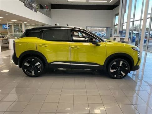 New 2025 Nissan Kicks SR image 20