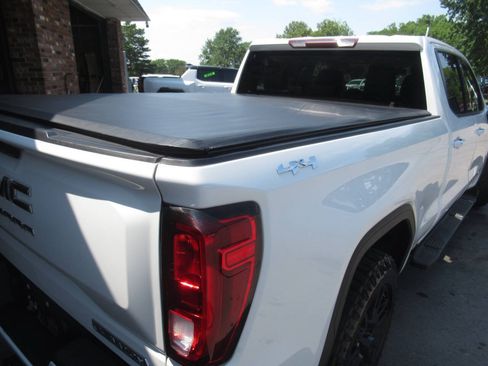 Used 2020 GMC Sierra 1500 Elevation w/ Elevation Value Package AWD/4WD image 11