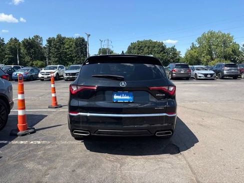 Used 2024 Acura MDX SH-AWD w/ Advance Package image 4