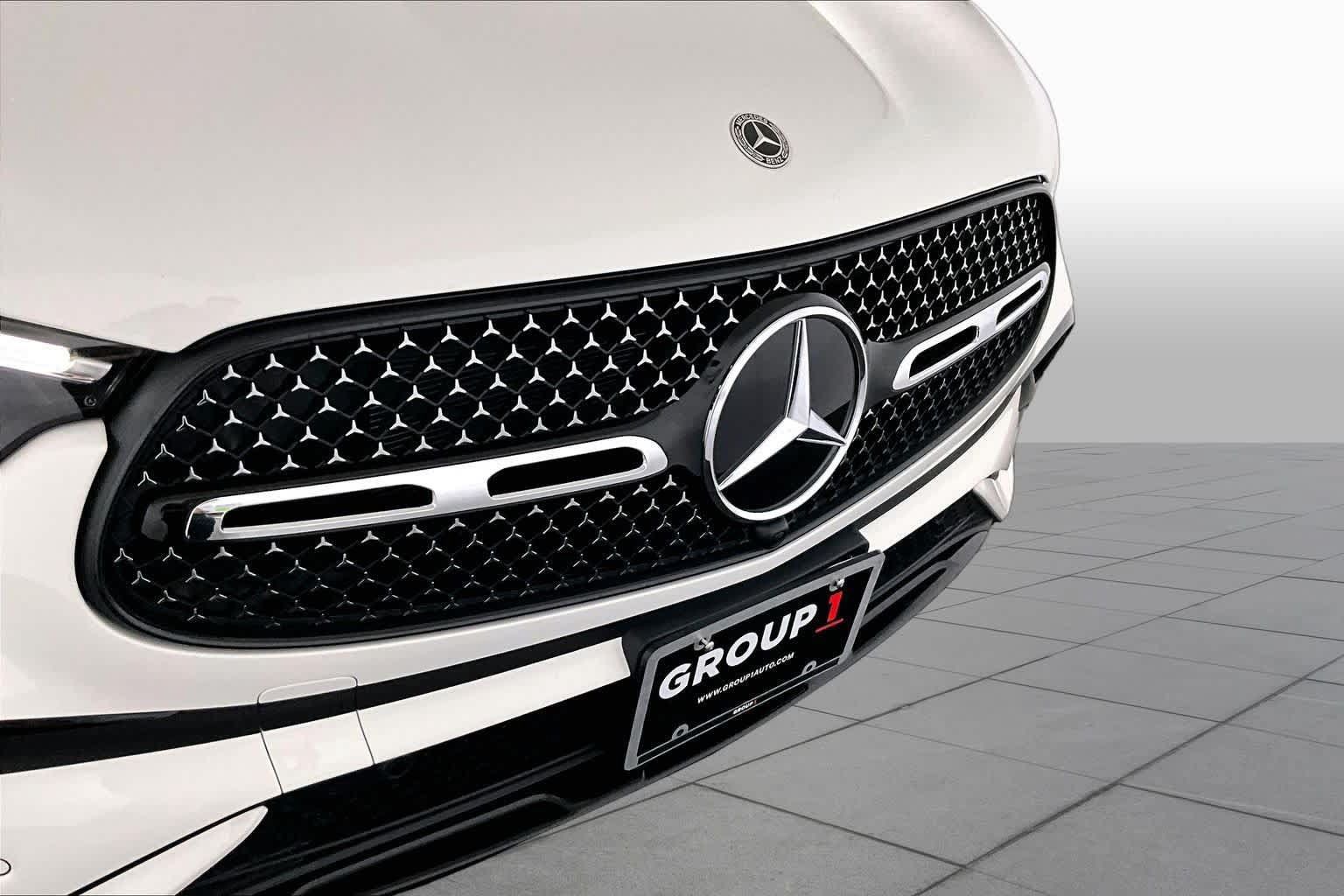 Used 2025 Mercedes-Benz GLC 300 4MATIC image 29