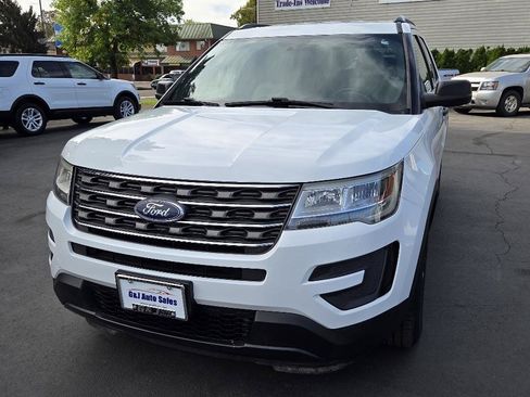 Used 2017 Ford Explorer 4WD image 3
