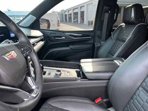 Used 2023 Cadillac Escalade V AWD/4WD image 9