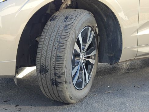 Used 2025 Volvo XC60 B5 Core image 34