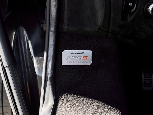 Used 2024 McLaren 750S Spider image 40