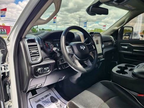 Used 2024 RAM 2500 Laramie AWD/4WD image 18