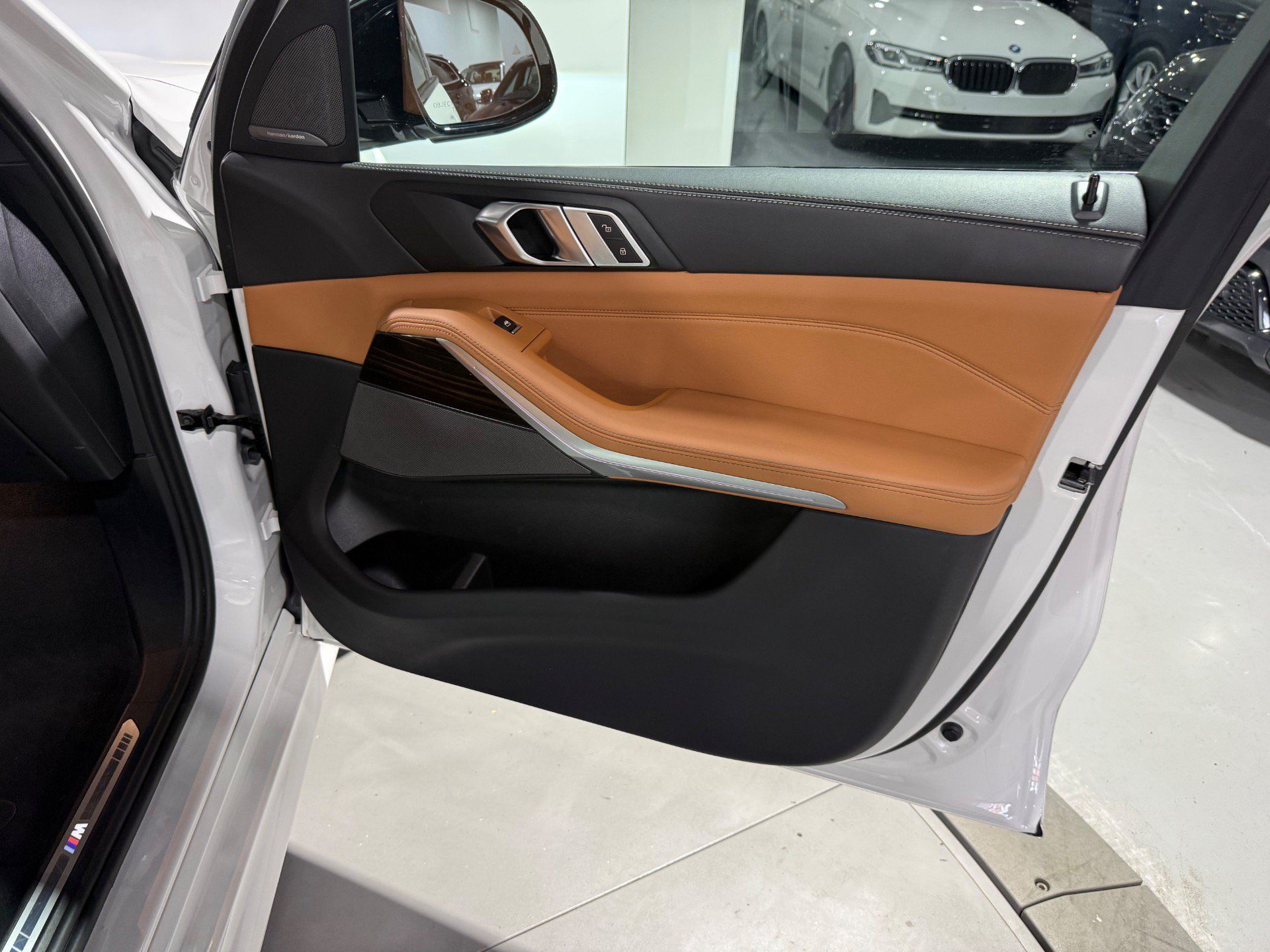 Used 2026 BMW X5 xDrive40i w/ M Sport Package AWD/4WD image 49