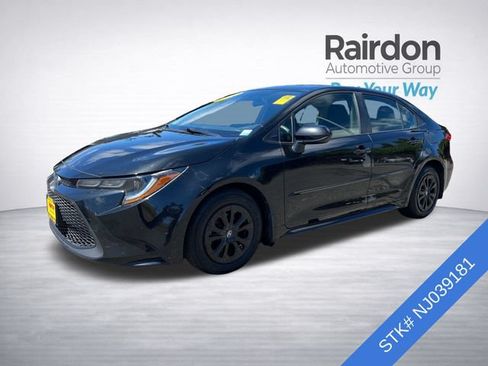 Used 2022 Toyota Corolla LE FWD image 3