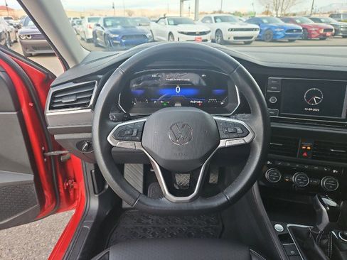 Used 2023 Volkswagen Jetta SE image 13