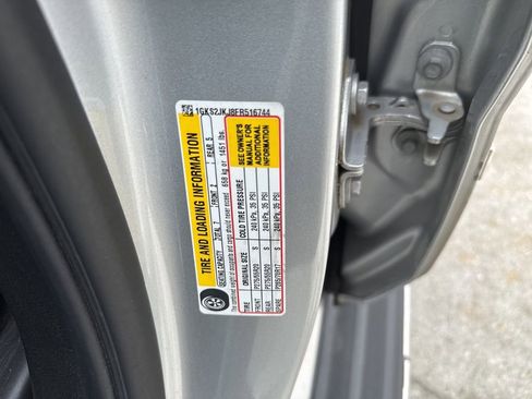 Used 2015 GMC Yukon XL Denali w/ Open Road Package image 16