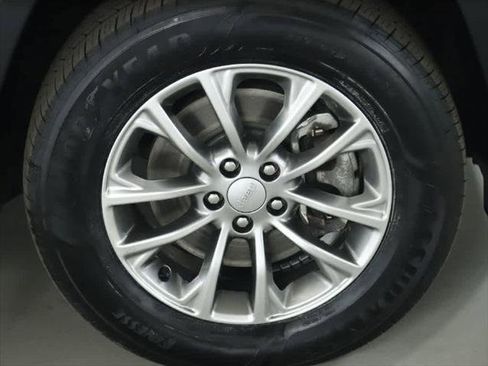 Certified 2022 Jeep Cherokee Latitude Lux image 10