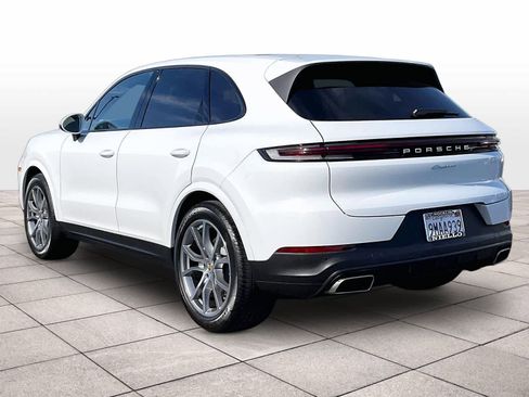 Used 2024 Porsche Cayenne AWD/4WD image 15