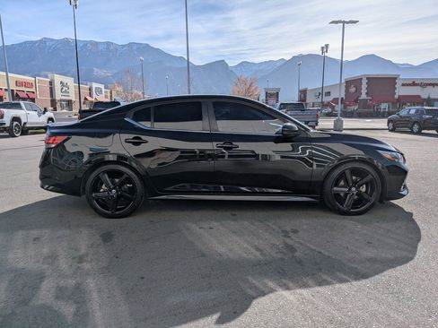 Used 2021 Nissan Sentra SR image 2