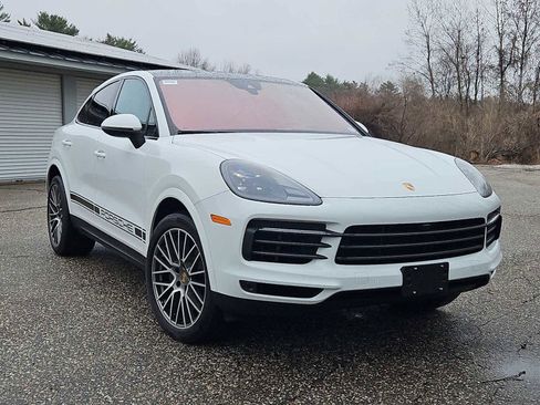 Certified 2023 Porsche Cayenne Platinum Edition image 9