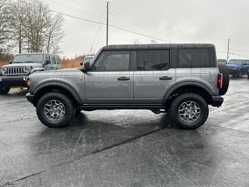 New 2025 Ford Bronco Badlands image 8